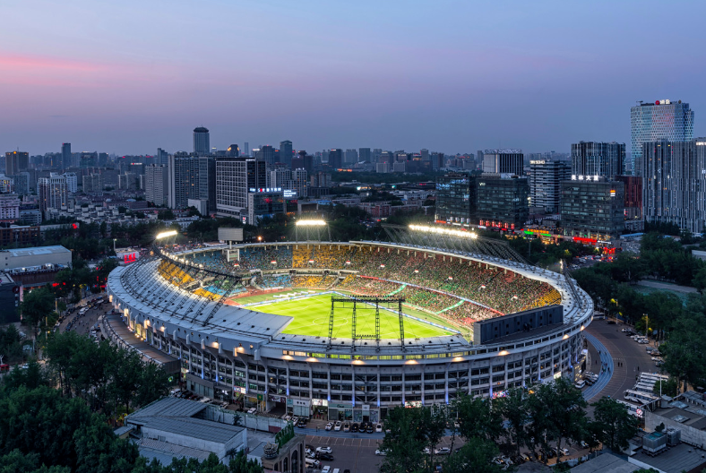 如果用“八万人”的官方名称“上海体育场”
